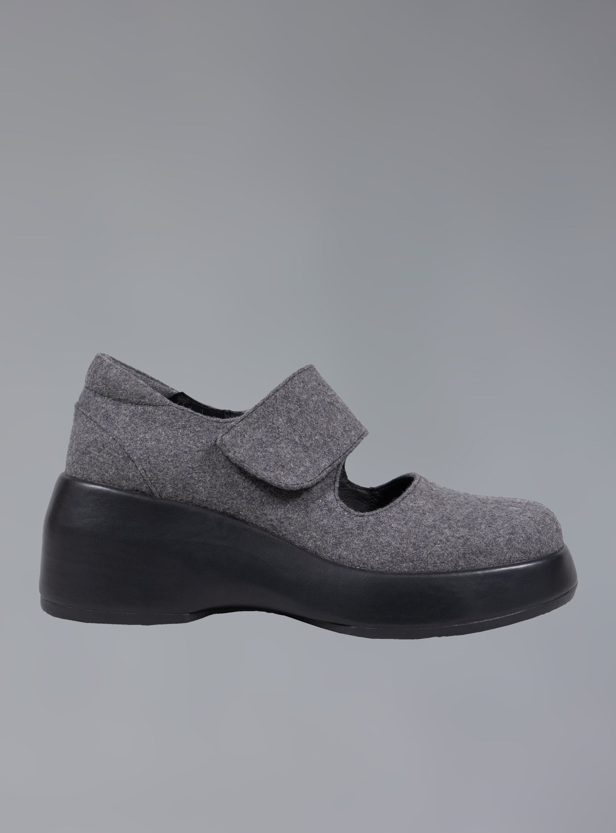 Felt Platform Sandal In Grey - UNIF Shoes