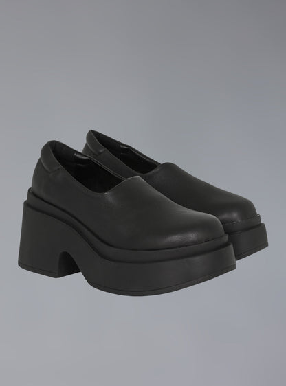Platform Slip On Shoes in 90s Style - UNIF Shoes