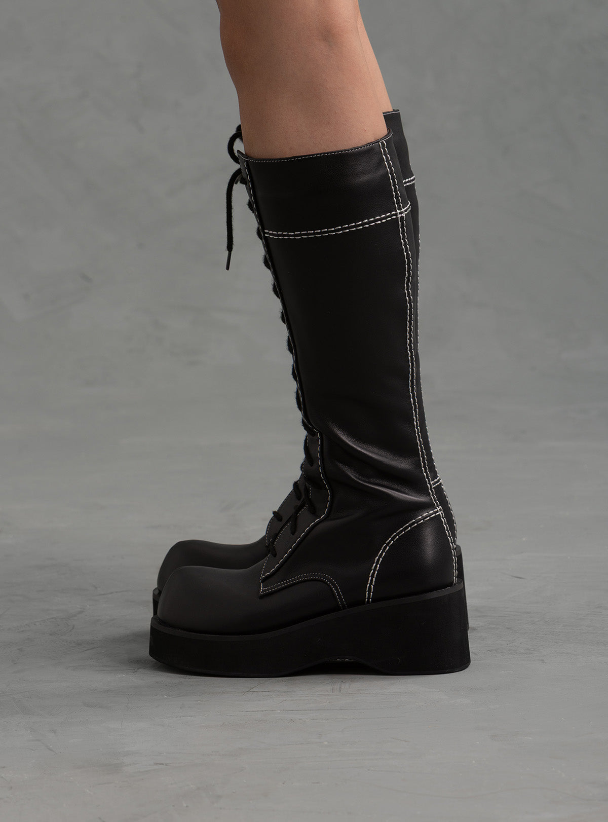 Phalt Boot - UNIF New Arrivals